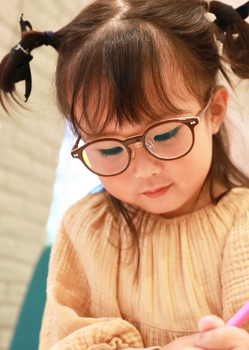 LOOK BOOK｜omodok [オモドック]｜おしゃれで可愛い-子供眼鏡ブランド